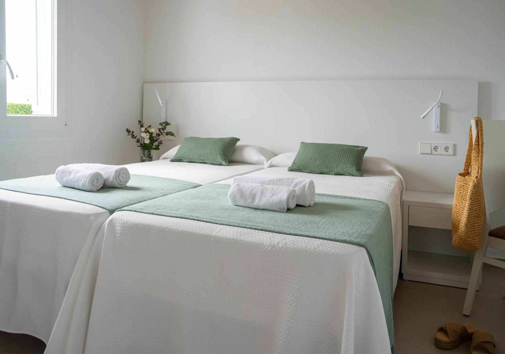 Sagitario Rymar Apartamentos Cala'N Bosch  Exterior foto